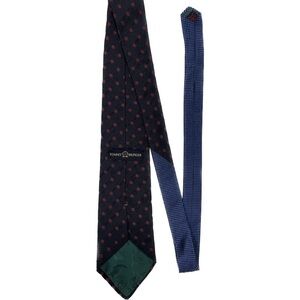 TOMMY HILLFIGER NECK TIE NAVY BLUE AND RED MENS BUSINESS CASUAL CHRISTMAS GIFT